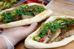 دیگه از بیرون ساندویچ مغز و زبان نخر! | بیا تا ترفند تهیه این ساندویچ معروف رو بهت یاد بدم! +ویدئو