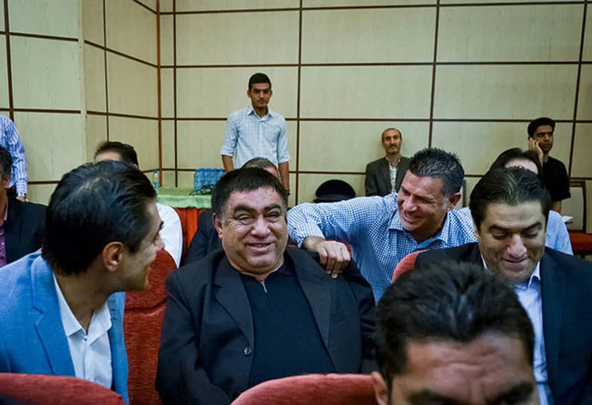 پیروانی: تاج هم از قرارداد ویلموتس در عذاب است