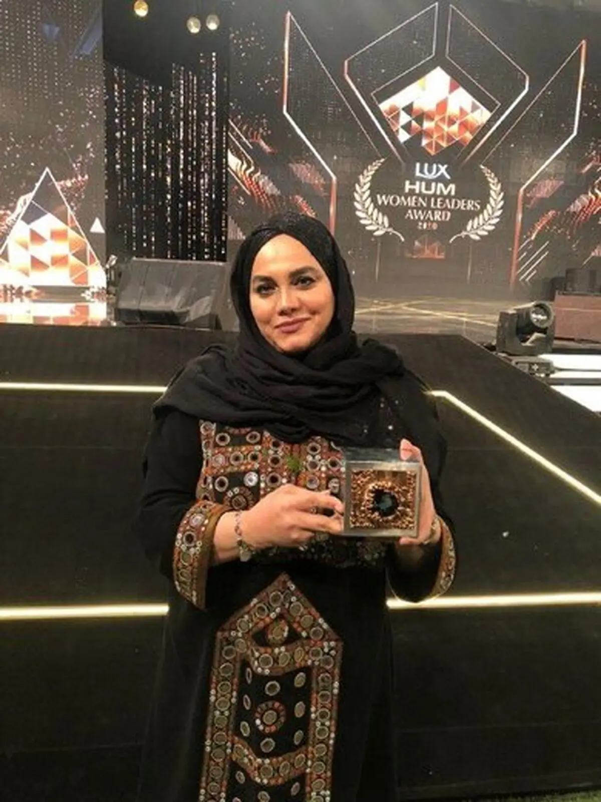 نرگس آبیار نشان زنان راهبر ۲۰۲۰ را دریافت کرد