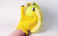 اختراع جالب و کاربردی دانشمندان |ساخت دست کشی به شکل موز | دستکشی کمکی برای کسانی که ناتوانی جسمی دارند + ویدئو