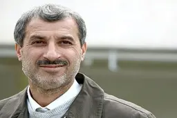 انتقاد مایلی کهن از فرهاد مجیدی| مایلی کهن: آقای مجیدی چطور آن روزی که با رئیس‌جمهور فوتبال بازی می‌کردید و مجوز گرفتید، خوب است؟

