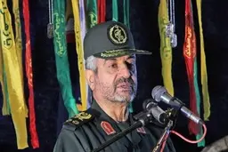 فلسفه انقلاب پیاده کردن دین در جامعه و سپس گسترش آن در جهان است / بسیج نقش موثری در تحقق اهداف گام دوم انقلاب دارد