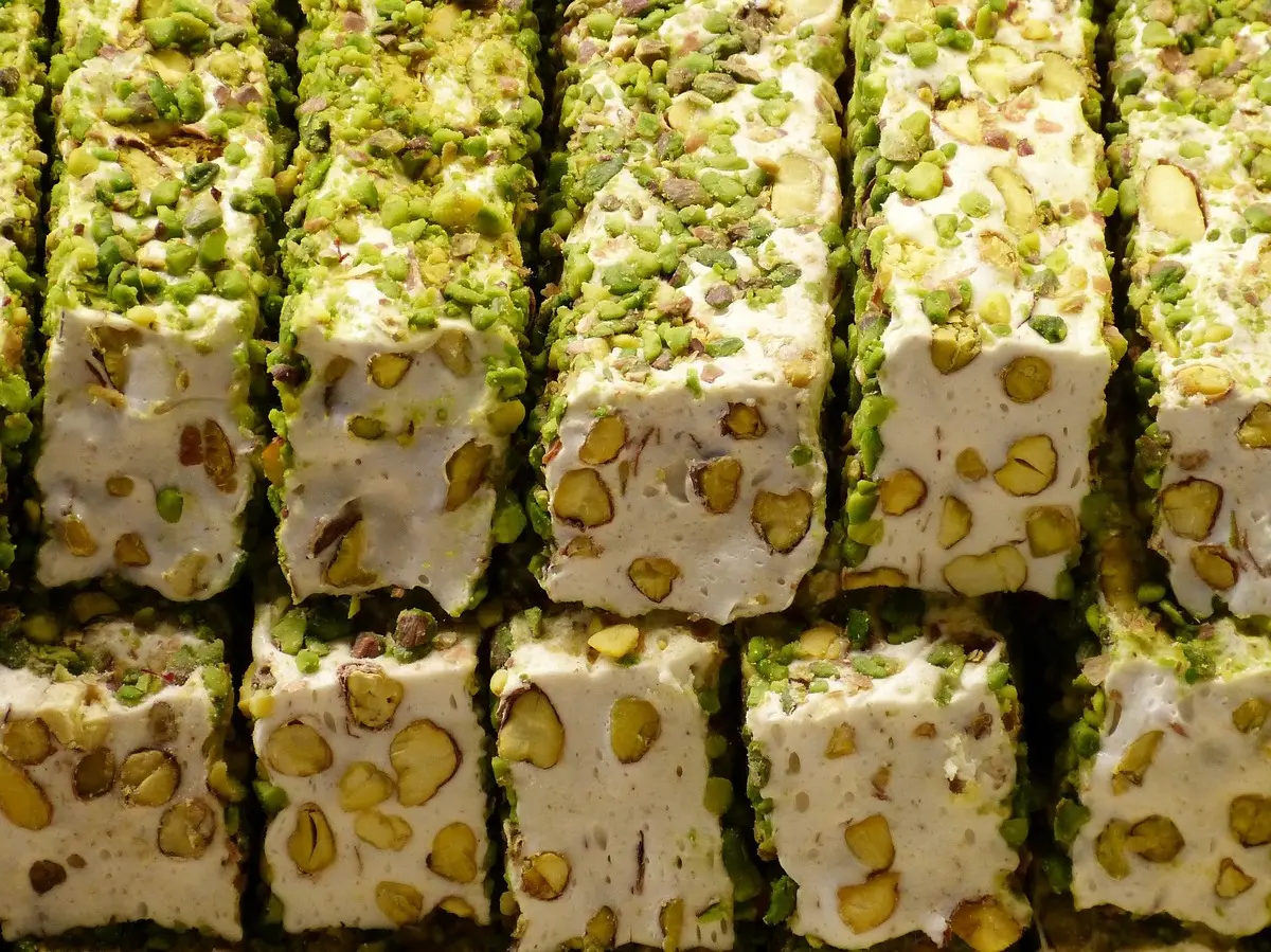 طعم بهشتی گز را با طرز تهیه گز خانگی به سفره خود بیاورید | طرز تهیه گز خونگی +ویدیو