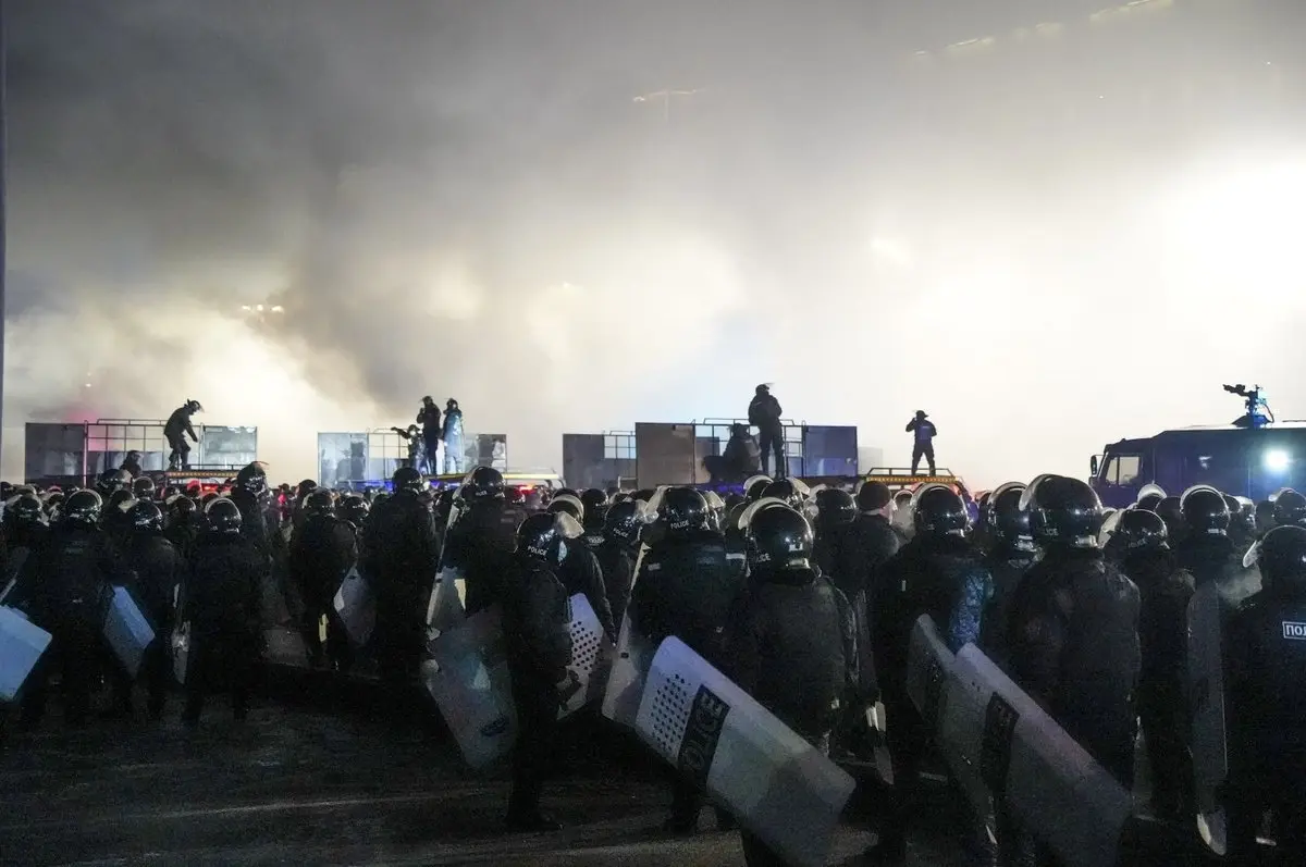  ورود نیروهای بسیج پس از اعتراضات گسترده مردم در خیابان ها + ویدئو