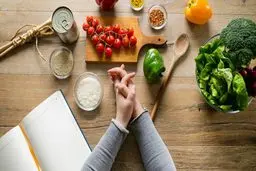  با  رژیم غذایی مناسب برای کنترل کلسترول آشناشوید