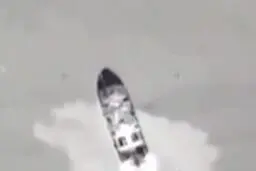 دو‌ قایق گشت‌زنی نظامی روسیه در دریای سیاه توسط نیروهای اوکراینی مورد هدف قرار گرفتند+ویدئو 