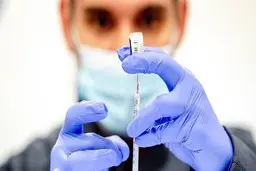 واکسیناسیون افراد ۴۵ سال به بالا در سیستان و بلوچستان آغاز شد