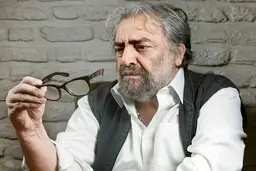 حمله کیهان به مسعود کیمیایی: چه بهتر که از جشنواره انصراف داد | کلی فیلم با پول‌های دربار پهلوی ساخته |  علی‌رغم ادعاهای ریز و درشتش در دفاع از مصدق، در فیلمش، از او انتقام گرفته