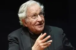 
 آیا ترامپ ۷۳ ساله از هیتلر هم بدتر است ؟