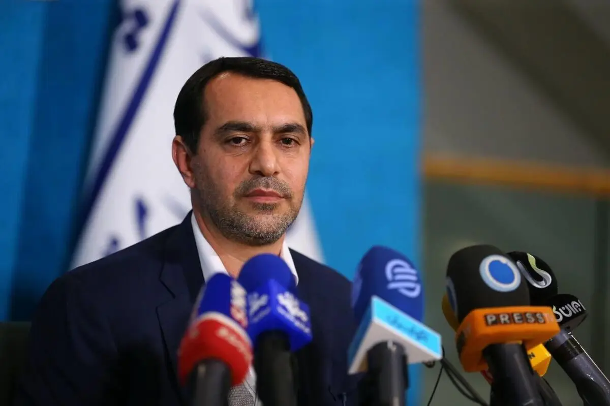 سخنگوی کمیسیون تلفیق: در صورت حذف دارو از سبد ارز ۴۲۰۰ تومانی، دولت باید هزینه آن را از طریق بیمه یا روش‌های دیگر جبران کند