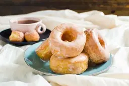 طرز تهیه پیراشکی فوری بازاری بدون نیاز به فر | با یک تخم مرغ پیراشکی بپز+ ویدیو 