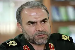 معاون سیاسی سپاه: بعضی‌ها نمک می‌خورند و نمکدان می‌شکنند؛ این‌ها ریشه همه مشکلات را به گردن رهبری می‌اندازند 