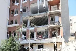 فارس: شایعه حمله پهپادی به ساختمان نیروی دریایی سپاه صحت ندارد