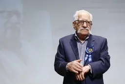 عبدالمجید ارفعی مترجم منشور کوروش نشان یونسکو را گرفت + ویدئو