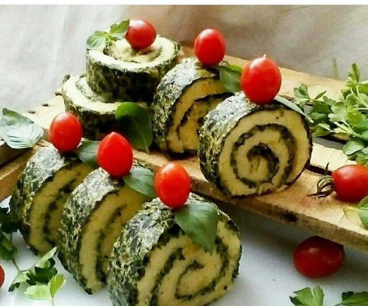 رولت کوکو سبزی، یک غذای خاص برای سفره هاتون!‌ | طرز تهیه رولت کوکو سبزی +ویدئو