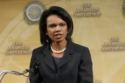 کاندولیزا رایس: مردم افغانستان طالبان را انتخاب نکردند؛ آنها کنار ما جنگیدند و جان باختند