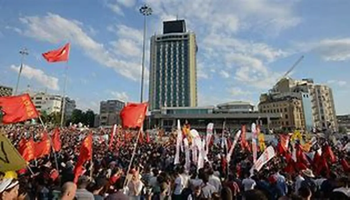 اعتراضات در آذربایجان علیه سیاست‌های ضدحجاب الهام علی‌اف | محدودیت‌های پوشش اسلامی به موضوعی بحث‌برانگیز تبدیل شد +ویدئو
