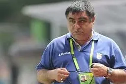 غلامحسین پیروانی   |   فوت پیشکسوت فوتبال استان فارس شایعه است.