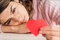 8 نشانه واضح که می گوید دیگر یک زن عاشقتان نیست