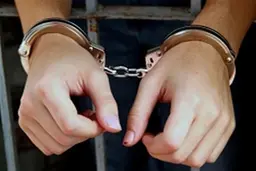 بازداشت دختر 15 ساله در پاتوق 5 مرد | ناگفته های تلخ در کلانتری مشهد