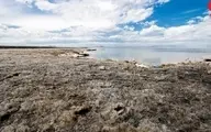 حجم آب دریاچه ارومیه نصف شد 