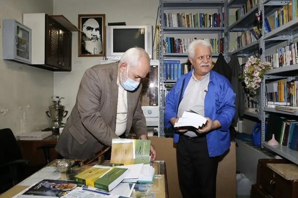 
ظریف از چاپخانه موسسه اطلاعات بازدید کرد
