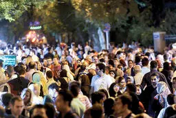 جنگ طبقه‌ها یا غیاب نهادها؟ + ویدئو