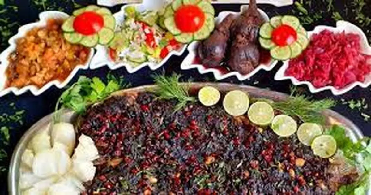 طرز تهیه سبزی پلو با ماهی شب عید با سس مخصوص  | متفاوت ترین رسپی ماهی برای شب عید با سس مخصوص