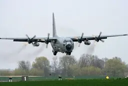 هواپیمای C130 امریکا در پایگاه التاجی عراق دچار سانحه شد