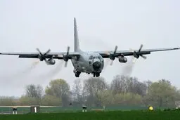 هواپیمای C130 امریکا در پایگاه التاجی عراق دچار سانحه شد