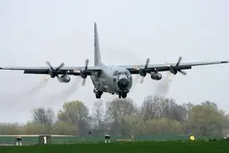 هواپیمای C130 امریکا در پایگاه التاجی عراق دچار سانحه شد