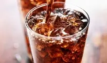 تصور اشتباه درباره نوشابه | آیا نوشابه گازدار واقعاً ضد تهوع است؟
