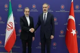 دیدار سیدعباس عراقچی با هاکان فیدان 