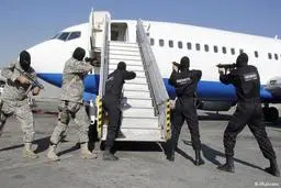 
هواپیمای اهواز-مشهد  | فردی که قصد داشت هواپیمای اهواز-مشهد را برباید +عکس
