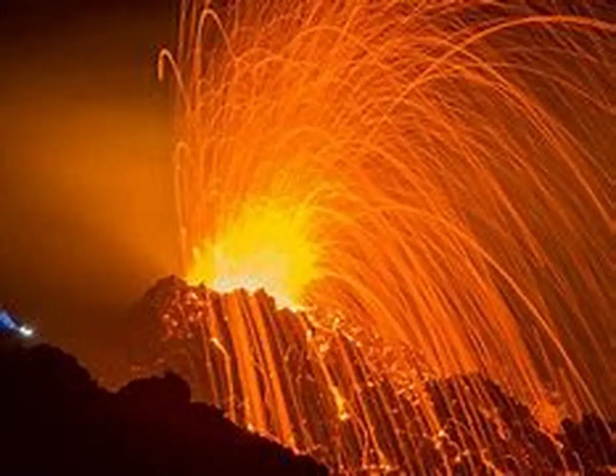 تصاویر مهیبی از فعال ترین آتشفشان دنیا | صدای خروشان آتشفشان Réunion را از دست ندهید +ویدئو 