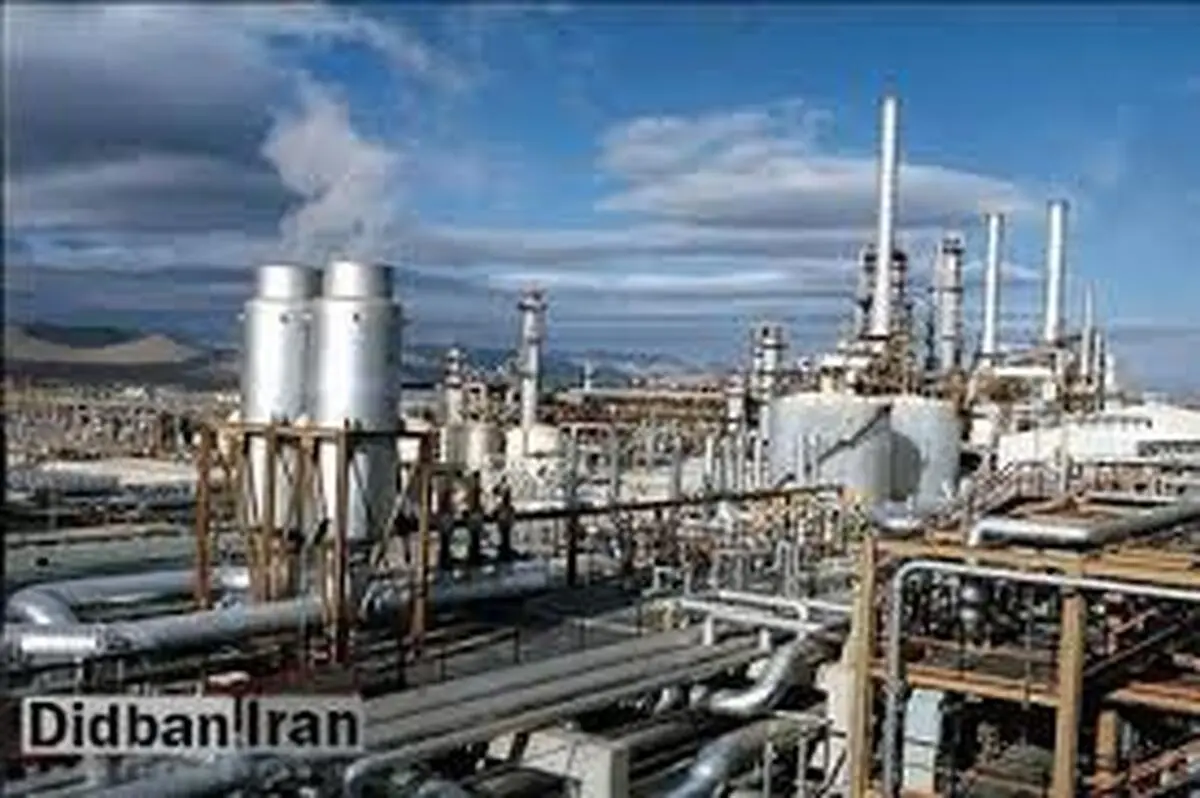 
حریق  |  پتروشیمی بندرامام پس از یک انفجار، دچار آتش سوزی  شد.
