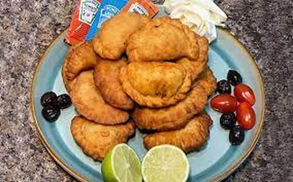 این مدلی یه پیراشکی خوشگل به طرح برگ گل درست کن! + ویدئو
