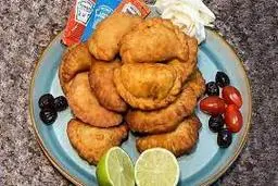 این مدلی یه پیراشکی خوشگل به طرح برگ گل درست کن! + ویدئو