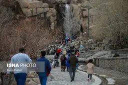  شلوغی عجیب «گنجنامه» همدان در شرایط کرونایی! 