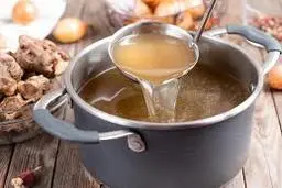  آموزش تهیه عصاره قلم در خانه | عصاره قلم خانگی که راز طعم بی‌نظیر غذاهاست +ویدئو