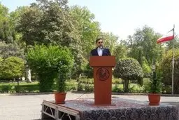 
سند همکاری ایران و چین  هیچ قرارداد،رقم و حق انحصاری ندارد 