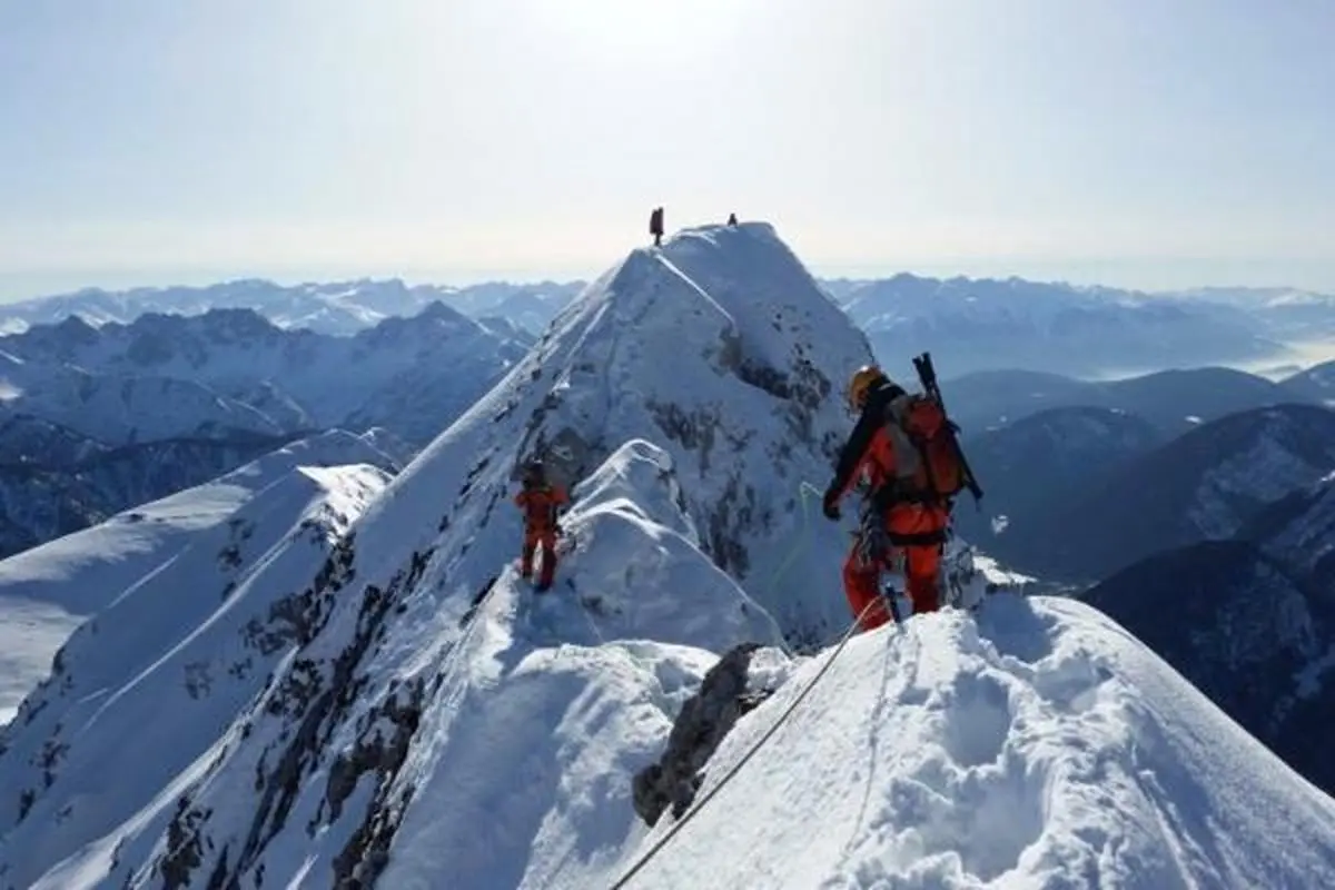  صعود به ارتفاعات خطرناک است! | کوهنوردان آخرهفته صعود نکنند.