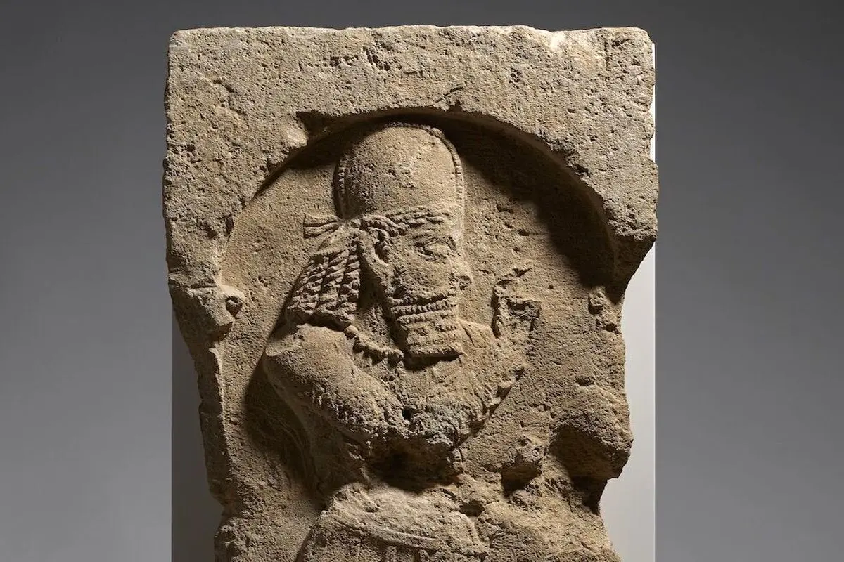 سنگ نگاره مرد ساسانی در موزه ملی ایران به نمایش گذاشته شد