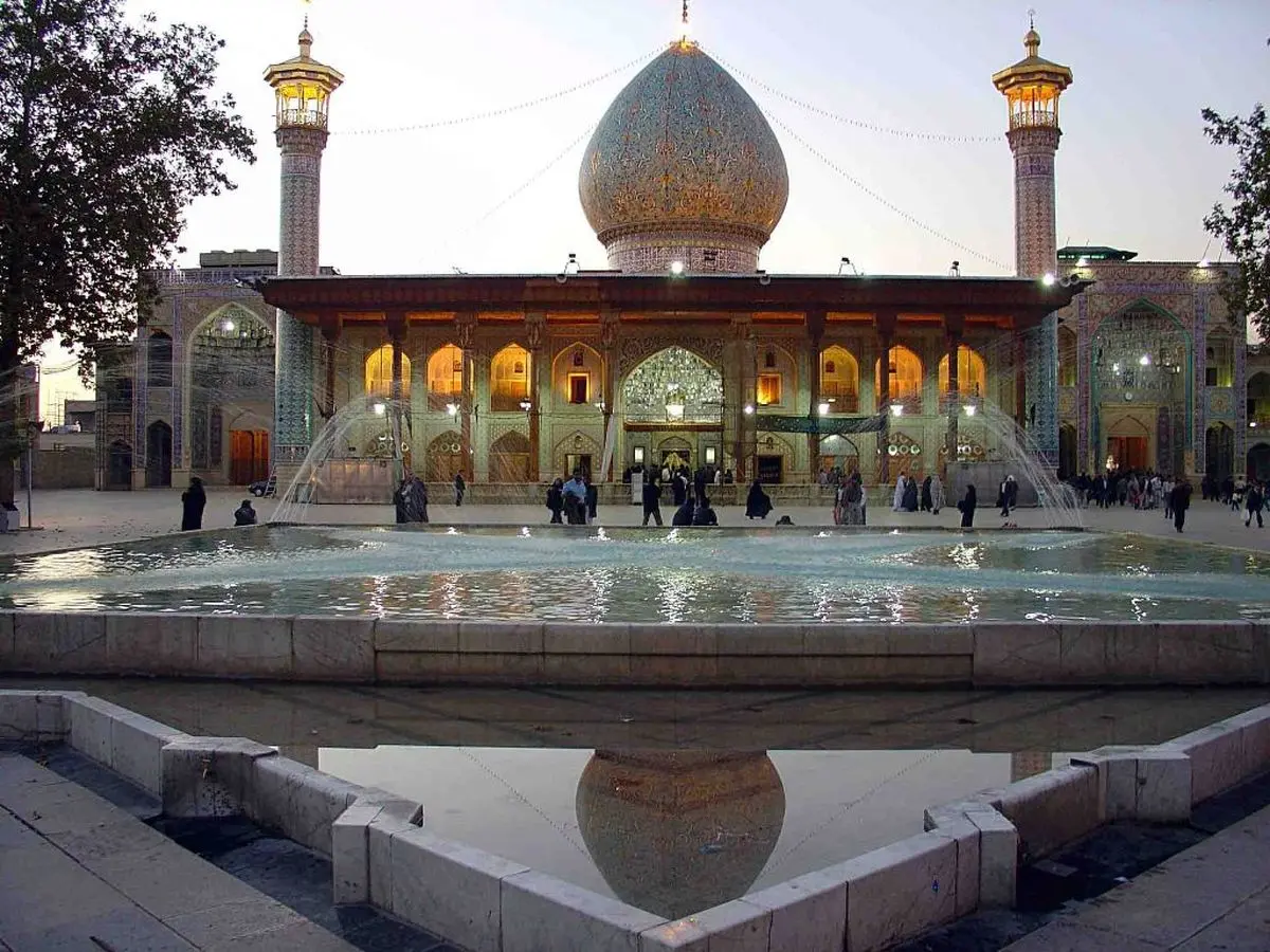 حمله تروریستی به حرم شاهچراغ شیراز | شهادت 15 زائر تاکنون + جزئیات