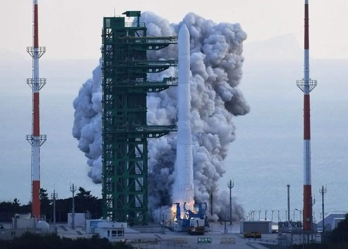 کره جنوبی اولین موشک ساخت خود را با موفقیت به فضا پرتاب کرد