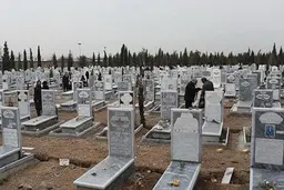 انتقاد زرتشتیان یا دوستداران مسلمان فرهنگ ایران | 4 دی زادروز مسیح و 5 دی درگذشت زرتشت 