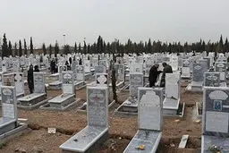 انتقاد زرتشتیان یا دوستداران مسلمان فرهنگ ایران | 4 دی زادروز مسیح و 5 دی درگذشت زرتشت 