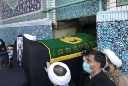 مراسم وداع با پیکر آیت‌الله مصباح یزدی در مشهد برگزار شد | علم‌الهدی: عظمت مرحوم مصباح آنقدر بالا بود که مقام معظم رهبری با وجود همه محدودیت‌ها فرمودند پیکر را به منزل ایشان ببرند