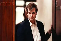 خطرناک ترین آدم خوار قرن بیست چه کسی بود | اجساد در فریزر او پیدا شد