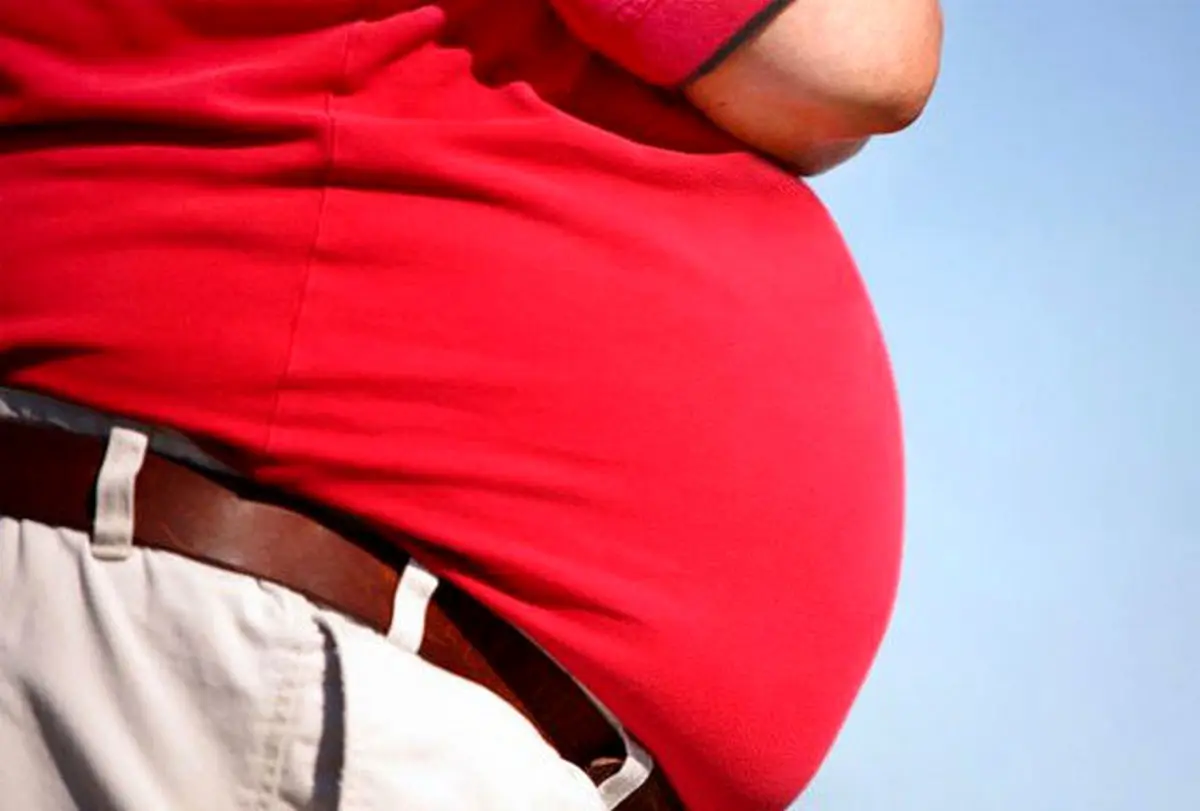 این 6 عادت را فورا ترک کنید ! | 6 عادت اشتباه که باعث چاقی شکمی می‌شوند